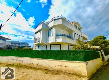 ⫸akçay Best Emlaktan⫷ Güre Merkez'de Denize 200 Metre Mesafe 4+1