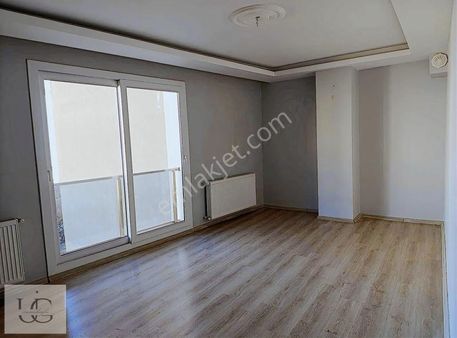 Genç Bina Arakat Cadde Üstü 3+1 Asansörlü Satılık Daire