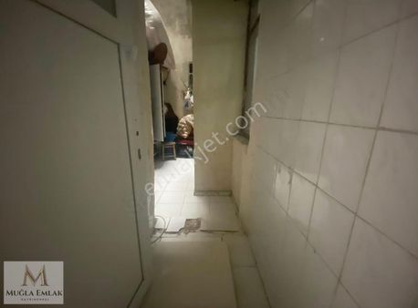 Muğla Emlaktan Cadde Üstü 100m 2+1 Ferah 1.kat Daire