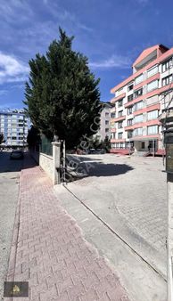 İl Jandarma Karşısı 3.5+1ara Kat Ve Geniş Satılık Daire