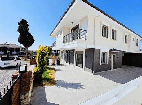 Didim'de Ön Cephe Müstakil Bahçeli 3+1 Sıfır Villa