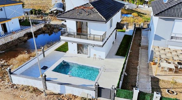 Didimde Denize 950m Mesafede Satılık Havuzlu Villa