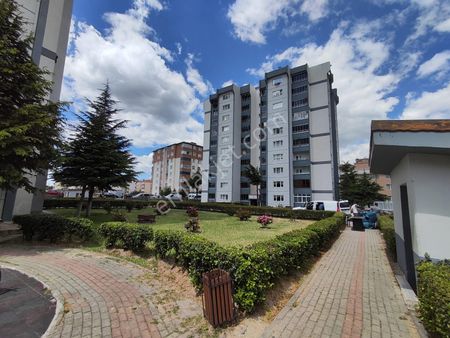 Yıldızkent'te Satılık Havuzlu Kapalı Otoparklı 3+1 Daire