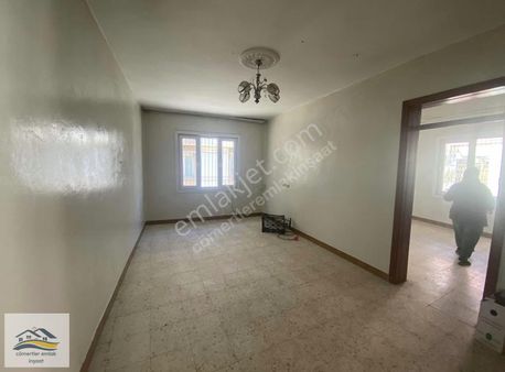 Güneş De 115m 2 Katlı 3 Er Odalı.( Nehir Düğün Salonuna Yakın)