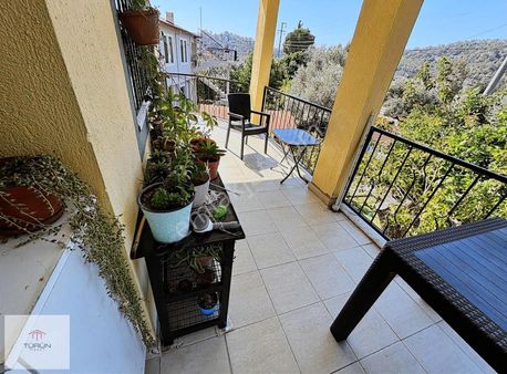 Yanıklar Mahallesinde 1305 M2 Tarla İçerisinde Satılık Ev