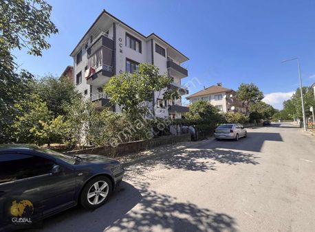 Globalden Merkezi Konumda Arakat Satılık Geniş 3+1 Daire