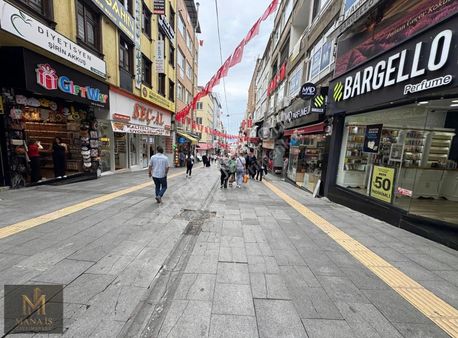 Mânâ İş Gayrimenkul Gazi Caddesi Aydın Pasajında Satılık Ofis