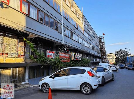 Bayrampaşa Cem İş Merkezin'de Kiralık Dükkan