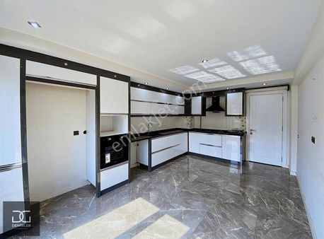 Demirlerden Şirinköy'de Özel Okullar Bölgesi, Arakat 3+1 Kiralık