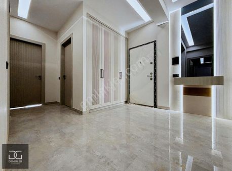 Demirler'den Göveçlik'de Havuzlu Konsept Sitede 3,5+1 Daireler