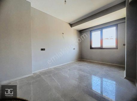 Demirler'den Çakmak'ta Anayol Yakını 3+1 Daire Fırsatı