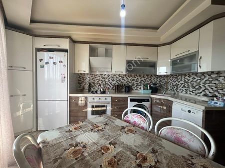 Yükselden Kadıköyde Ebeveyn Banyolu Ayrı Mutfaklı Şık 2+1 Daire