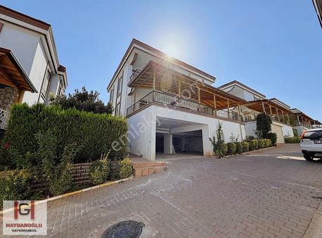 Körkün'de Summer House Sitesinde Tekli Garajlı Satılık Villa