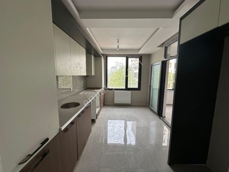 Havaalanı Kavşağında Satılık 2+1 Fırsat Daire