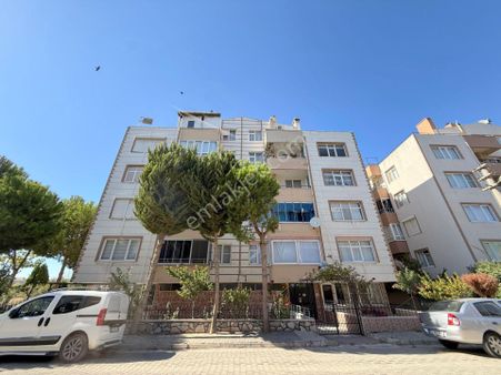 🔴güç Gayrimenkul'den Akçay''da Denize Yakın Doğa İle İç İçe Geniş Satılık 3+1 Daire