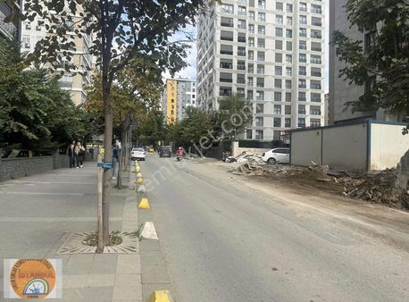 Erenköyde Yeni Binada Kurumsala Kiralık Köşebaşı Dükkan