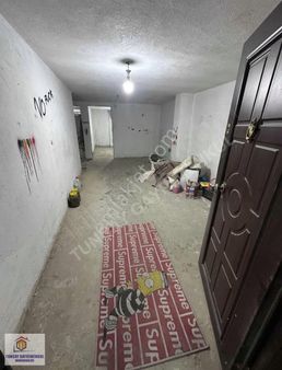 Pembe Evler Yanında 80 M2 Kiralık İskanlı Depo