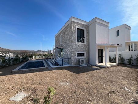 Bodrum Ortakent’te Satılık Modern Ve Konforlu 4+1 Villa