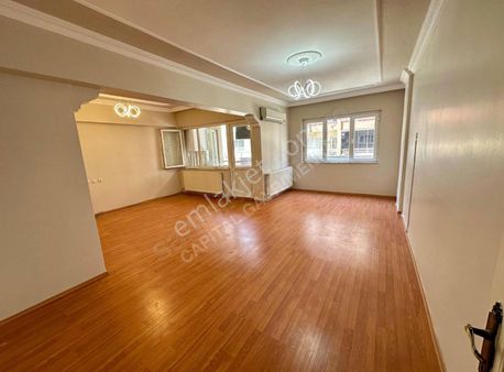 Torbalı Çarşi Merkezde 3+1 135m2