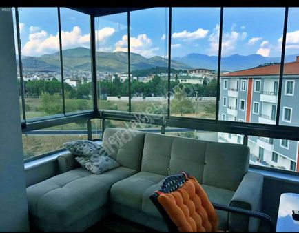 Uytundan Edremit Cennetayağında Kapalı Otoparklı 4+1 Daire