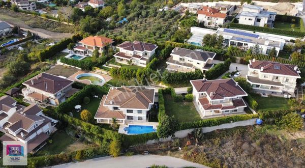 Dialog Yıldız / Bademli Site İçi 1.100 M2 Arsalı Satılık Villa