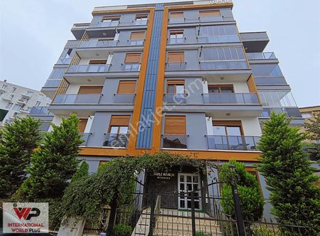 Gizli Bahçe Rezidans"ta Şehir Manzaralı Kiralık 1+1 Daire
