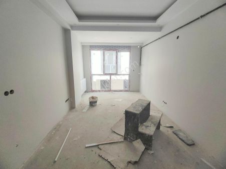 Emlak Dünyasından Altıntepede Kızılay Yakını Satılık 2+1 Giriş