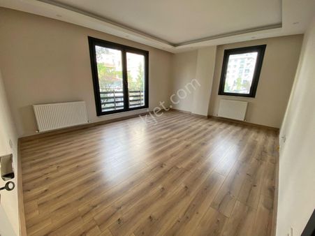 Yatırım'dan Maltepe'de Ayrı Mutfak, Balkonlu Katta 5yıllık 2+1