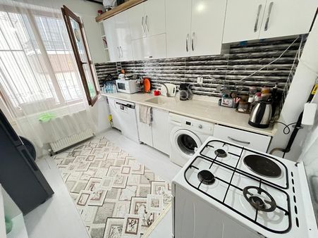 Şehit Kubilay'da Ara Katta Muhtarlık Yakını 2+1 Masrafsız Daire