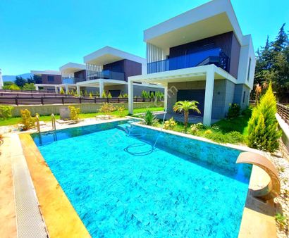 Kuşadasında Özel Havuzlu Tek Müstakil Sıfır Villa