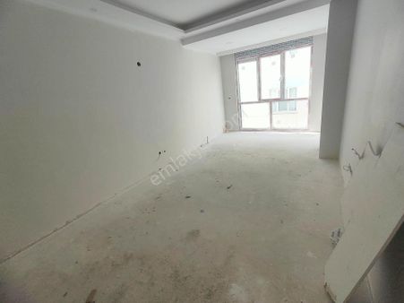 Emlak Dünyasından Altıntepede Kızılay Yakını Satılık 2+1 1.kat