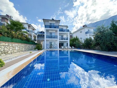 Ovacık'ta Satılık 4 Odalı Triplex Villa