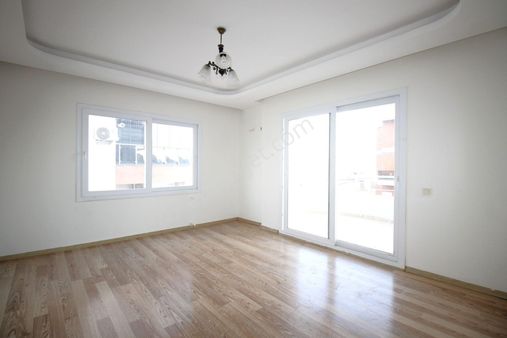 Retro’dan M.kemal Mah’de Site İçi Geniş B.mutfak Kiralık 2+1