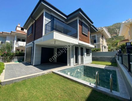 İçmelerde Satılık 3+1 Sıfır Villa