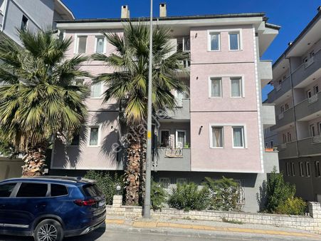 Remax Area'dan Merkezi Konumda Satılık Eşyalı Arakat 2+1 Daire