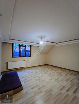 Bahçeli Geniş Bahçe Katı