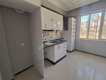 İkiev Gayrimenkul'den Bülbülzade'de Yeni Boyanmış Bakımlı Kiralık 2+1 Daire