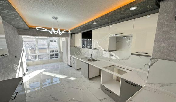 Kanuni Cadde Üzeri Yeni Binada Lüks Yapılı Tam Aradığınız Daire