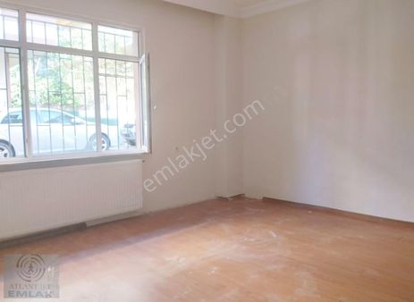 Kayışdağı Merkezde Kayışdağı Cdsine Yakın 2+1 Düz Giriş Balkonlu