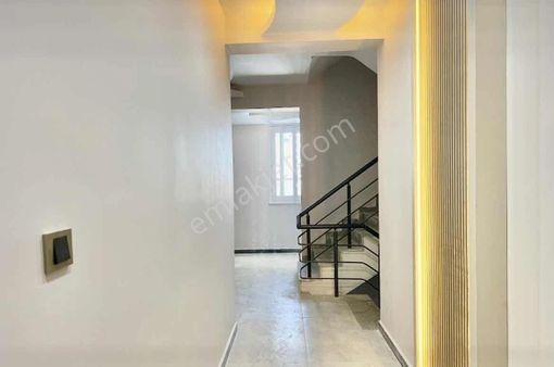 Gazi'de Bp Karşısı Tramvay Yanı Ebeveyn Banyo 2+1 Sıfır Asansör