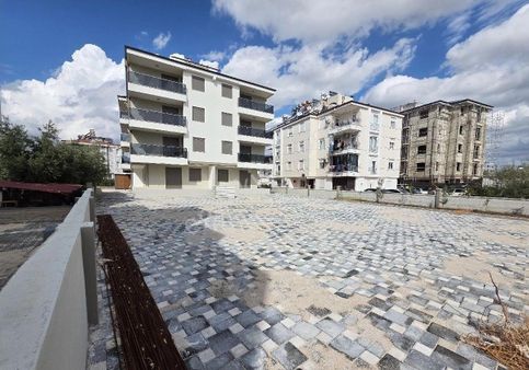 Acil Satılık Cok Gülzel Geniş Birinci Sınıf Yapı