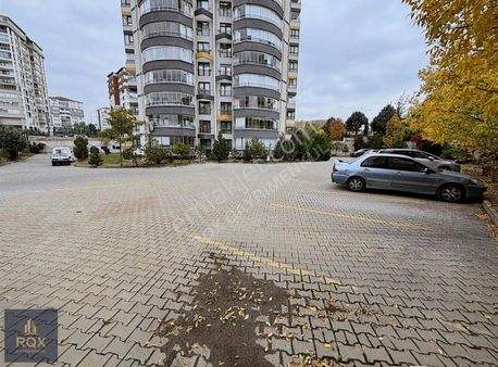 Batıkent İlk Yerleşimde Site İçi Geniş Cepheleri Açık 3+1 Daire