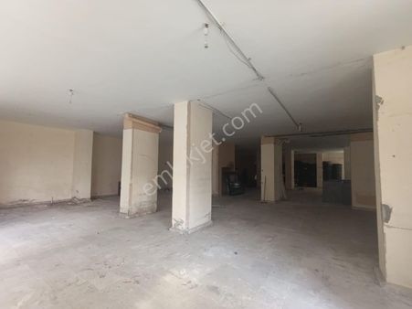 Kavacık Dörtyolda 380 M Depo İşyeri