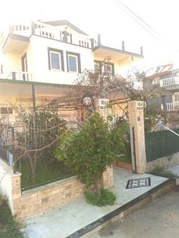 Karaova'da Köşe Konumlu,bahçeli 3+1 Müstakil Villa