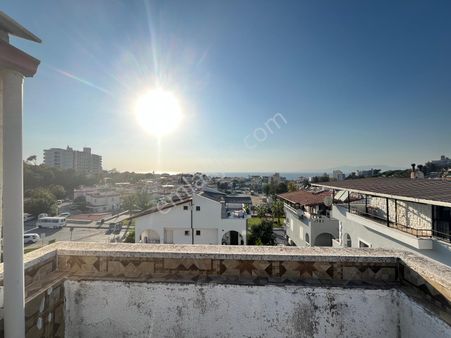 Kuşadası Kadınlar Denizi Mevki Denize 700 Metre 3+1 Villa