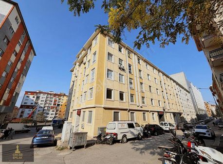 Oscar'dan Adliye Yakını Petkon İş Merkezinde Kiralık Ofis 1+1