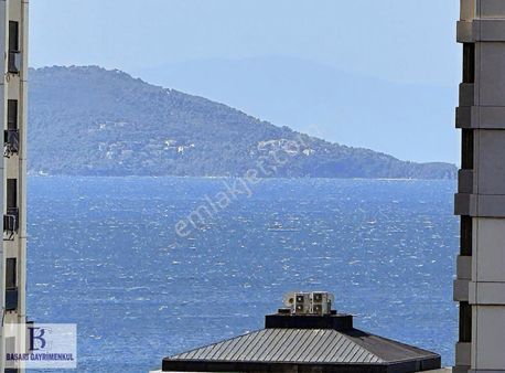 Başarı Suadiye'de Bağdat'a Sahil'e Yürüme Mesafesin'de 3+1 140m2