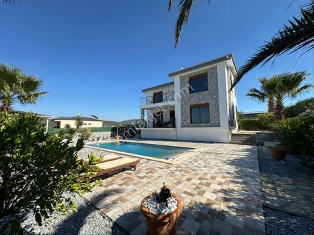 Didim Yeşiltepede Tam Müstakil 4+1 Havuzlu Ful Eşyalı Villa İngilizden