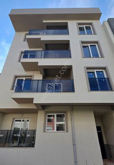 Kuşadası'nda Sıfır, Balkonlu, Sahile Yakın, Satılık 2+1 Daire