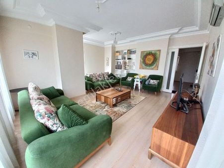 Fenerde 3+1den 2+1 Çevrilmiş Oldukça Geniş Eşyalı Kiralık Daire!